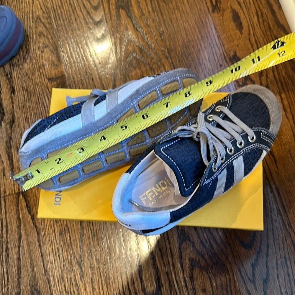 Fendi Kids Sneakers‎ Size 34